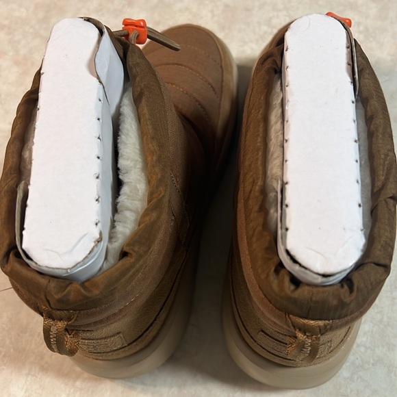 UGG Men’s size 8 snow boots. NEW! - Picture 4 of 10